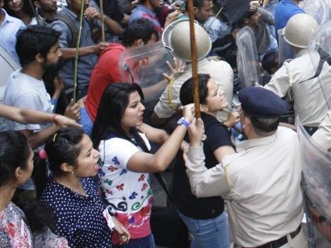 http://www.aisa.in/wp-content/uploads/2014/09/23/aisa-strongly-condemns-police-atrocities-lathi-charge-students-protesting-fee-hike-hpu/hpu4.jpg