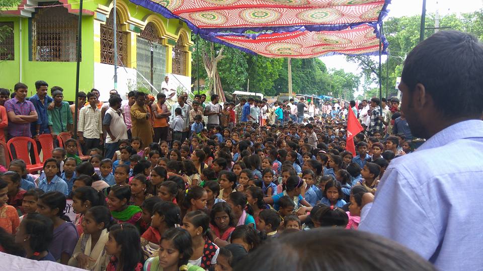Sadak Par School witnessed huge participation of school students