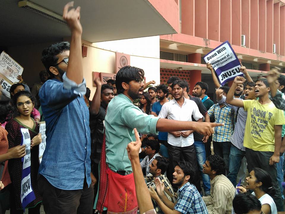 Com. Ashutosh addressing students